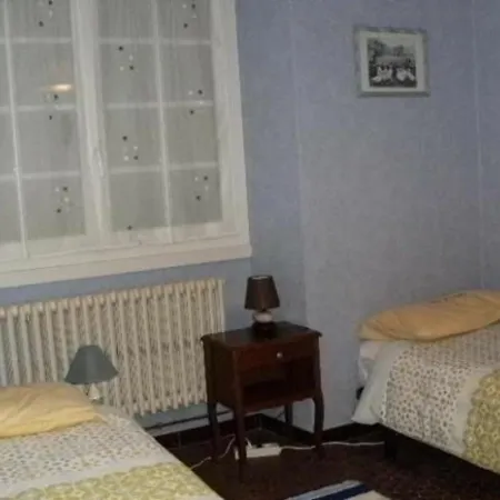 Tatil Evi Charmante Longere Avec Grand Terrain Au Bord De La Foret De Berce, Ideale Pour Des Paisibles - Fr-1-410-200 *